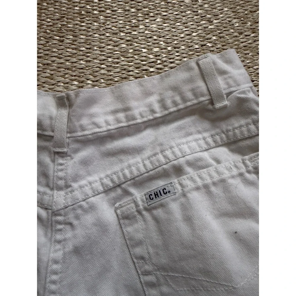 Vintage Chic White Denim High Waisted‎ Mom Shorts Womens Size 12 90's